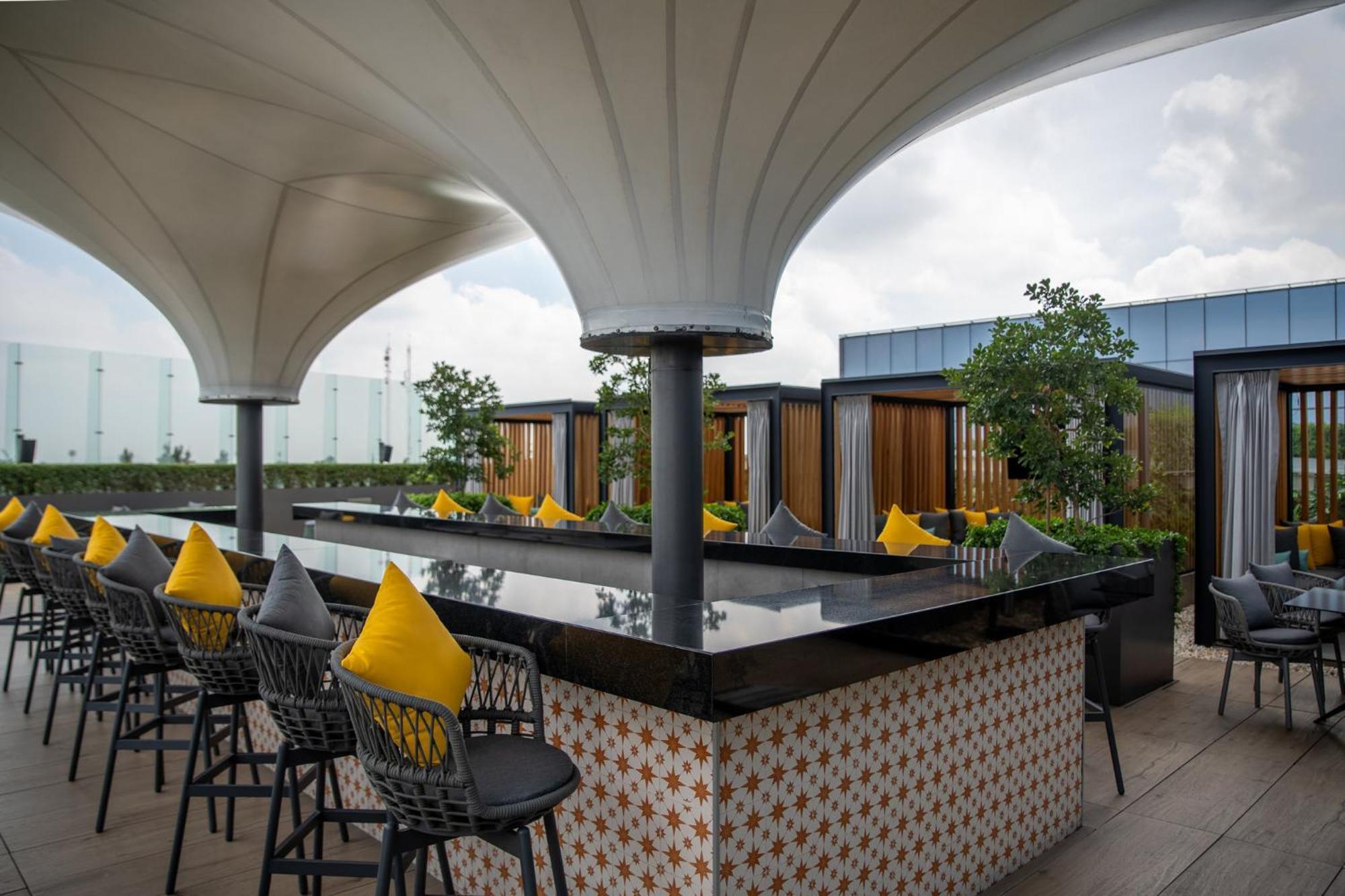 מקסיקו סיטי Fiesta Americana Viaducto Aeropuerto מראה חיצוני תמונה The bar at the rooftop